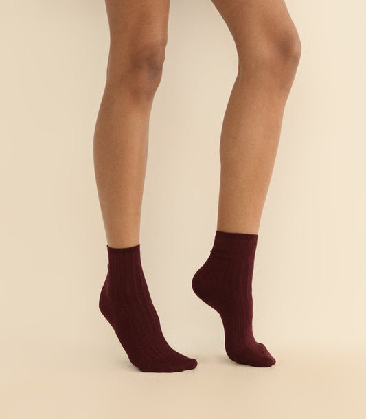 Collégien La Mini Ribbed Cotton Ankle Sock in Bordeaux